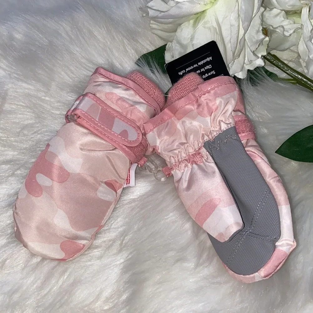 The children’s PLACE THERMOLITE SNOW MITTENS